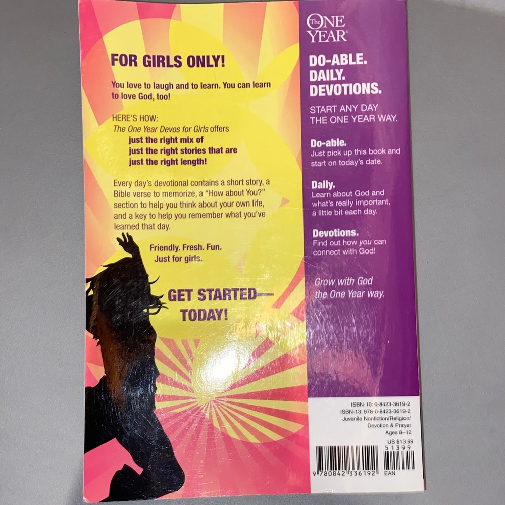Girls Books Bundle - Picture 2 of 3